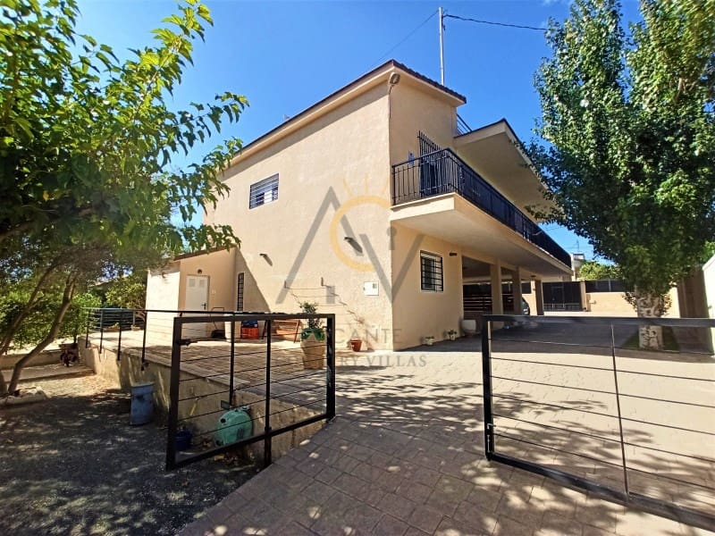 4 bedroom Villa for sale in Aspe with garage - € 349,000 (Ref: 7117208)