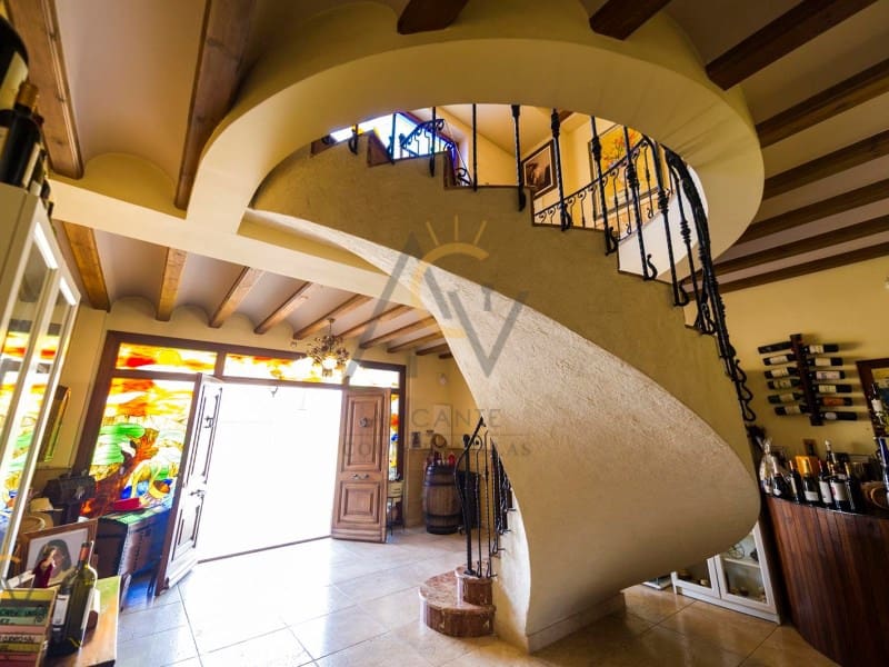 5 slaapkamer Villa te koop in Pinoso met zwembad garage - € 680.000 (Ref: 7187619)