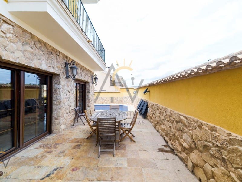 5 slaapkamer Villa te koop in Pinoso met zwembad garage - € 680.000 (Ref: 7187619)