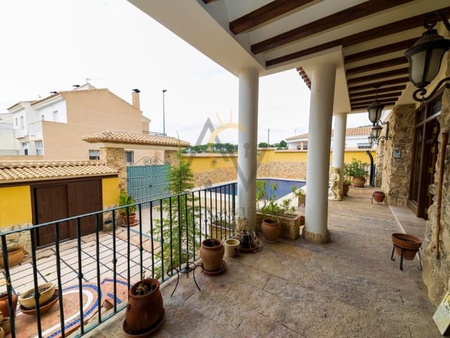 5 slaapkamer Villa te koop in Pinoso met zwembad garage - € 680.000 (Ref: 7187619)