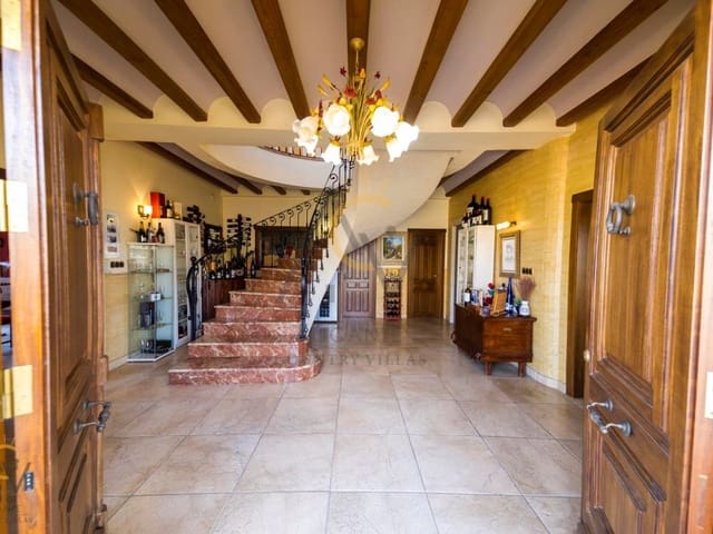 5 slaapkamer Villa te koop in Pinoso met zwembad garage - € 680.000 (Ref: 7187619)