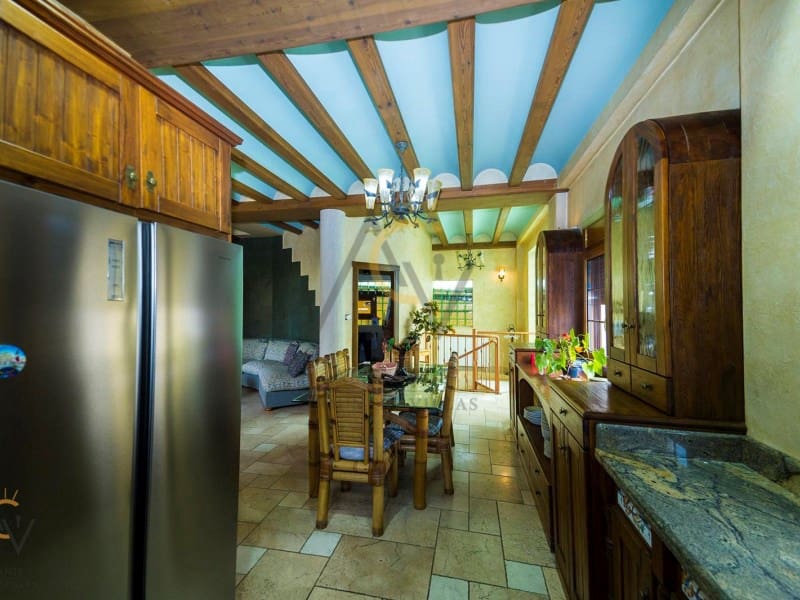 5 slaapkamer Villa te koop in Pinoso met zwembad garage - € 680.000 (Ref: 7187619)