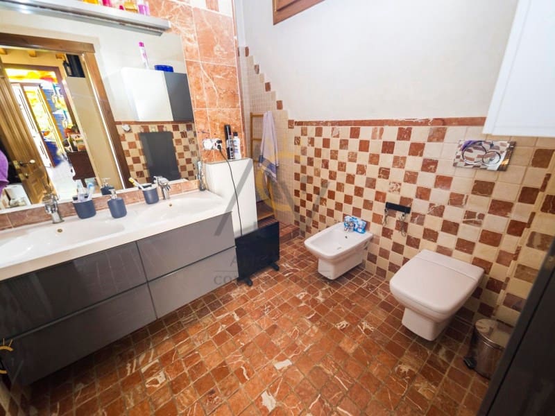 5 slaapkamer Villa te koop in Pinoso met zwembad garage - € 680.000 (Ref: 7187619)