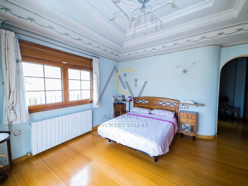 5 slaapkamer Villa te koop in Pinoso met zwembad garage - € 680.000 (Ref: 7187619)