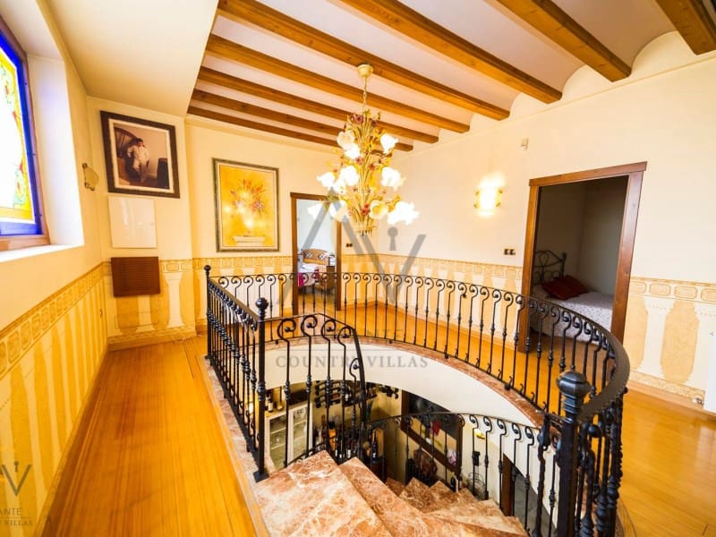 5 slaapkamer Villa te koop in Pinoso met zwembad garage - € 680.000 (Ref: 7187619)