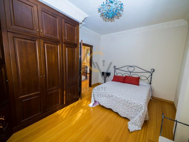 5 slaapkamer Villa te koop in Pinoso met zwembad garage - € 680.000 (Ref: 7187619)