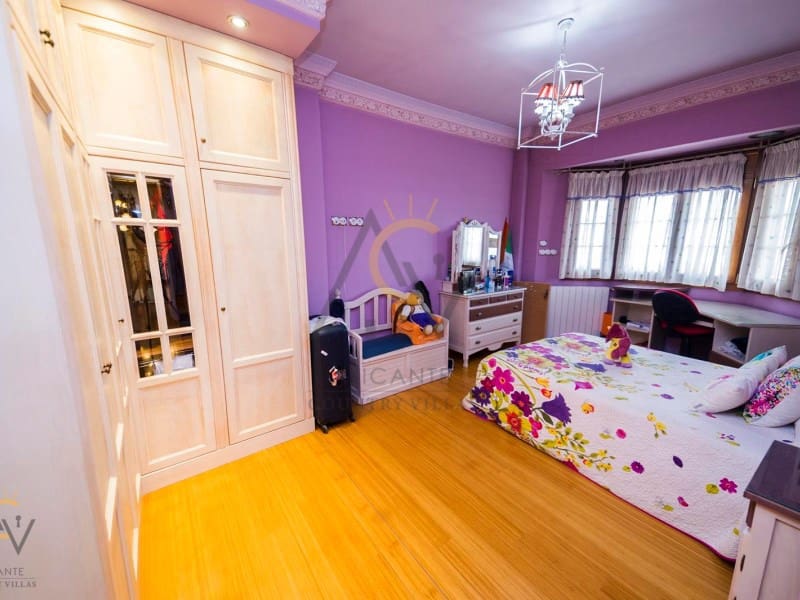 5 slaapkamer Villa te koop in Pinoso met zwembad garage - € 680.000 (Ref: 7187619)