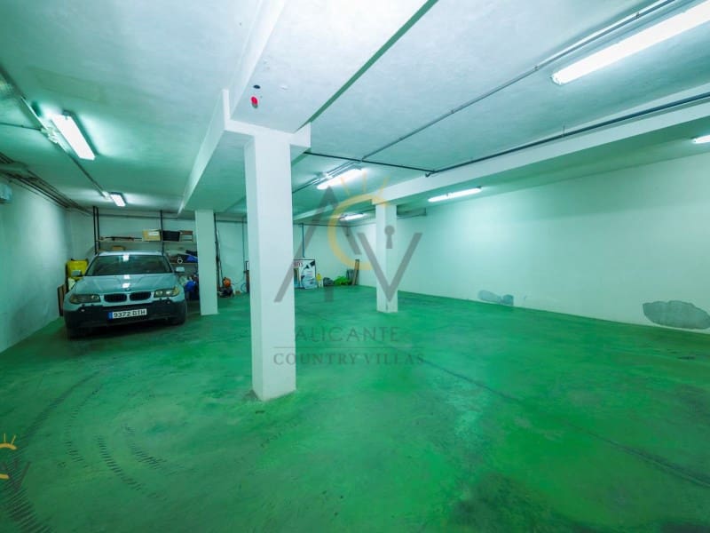 5 slaapkamer Villa te koop in Pinoso met zwembad garage - € 680.000 (Ref: 7187619)