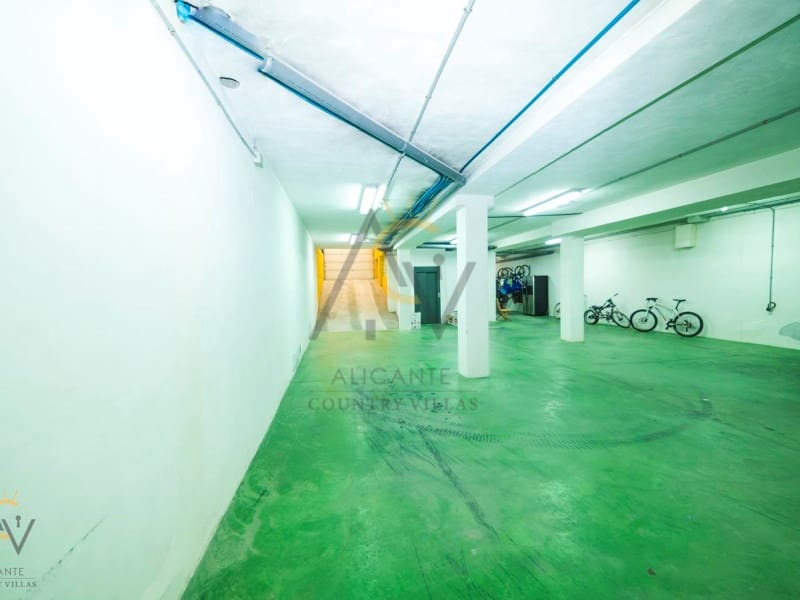 5 slaapkamer Villa te koop in Pinoso met zwembad garage - € 680.000 (Ref: 7187619)