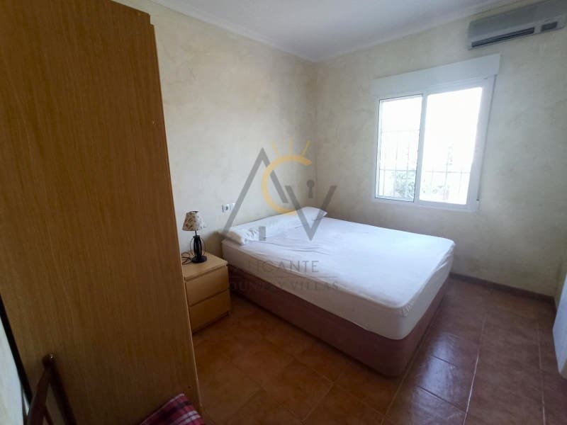 4 chambre Villa/Maison à vendre à La Romana avec piscine garage - 360 000 € (Ref: 7934084)