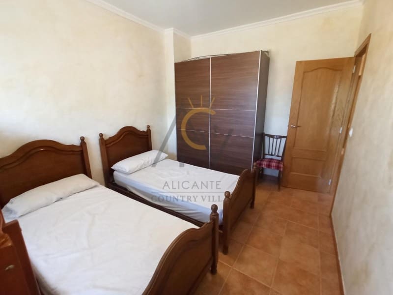 4 chambre Villa/Maison à vendre à La Romana avec piscine garage - 360 000 € (Ref: 7934084)