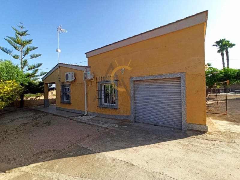 4 chambre Villa/Maison à vendre à La Romana avec piscine garage - 360 000 € (Ref: 7934084)