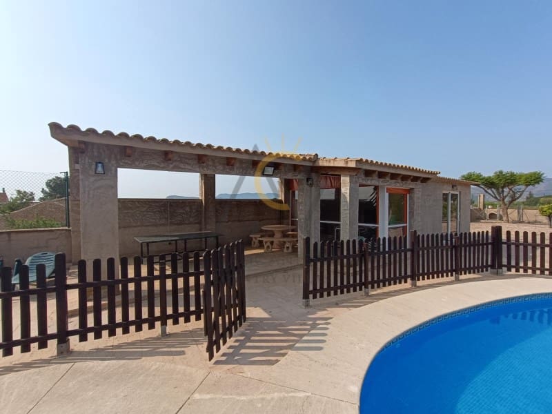 4 chambre Villa/Maison à vendre à La Romana avec piscine garage - 360 000 € (Ref: 7934084)