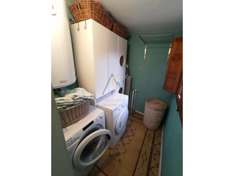 3 bedroom Finca/Country House for sale in Pinoso - € 149,900 (Ref: 8045556)