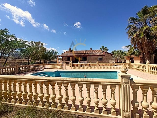 4 bedroom Villa for sale in Aspe with pool - € 399,000 (Ref: 8066327)