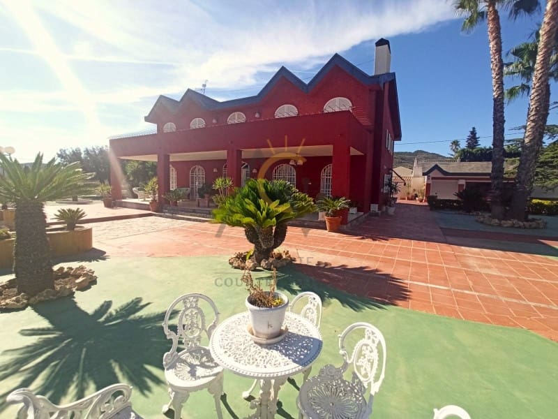 5 bedroom Villa for sale in Monovar / Monover with pool garage - € 950,000 (Ref: 8155236)