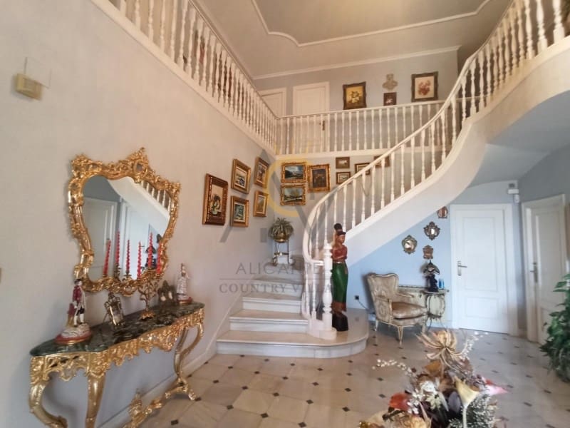 5 bedroom Villa for sale in Monovar / Monover with pool garage - € 950,000 (Ref: 8155236)