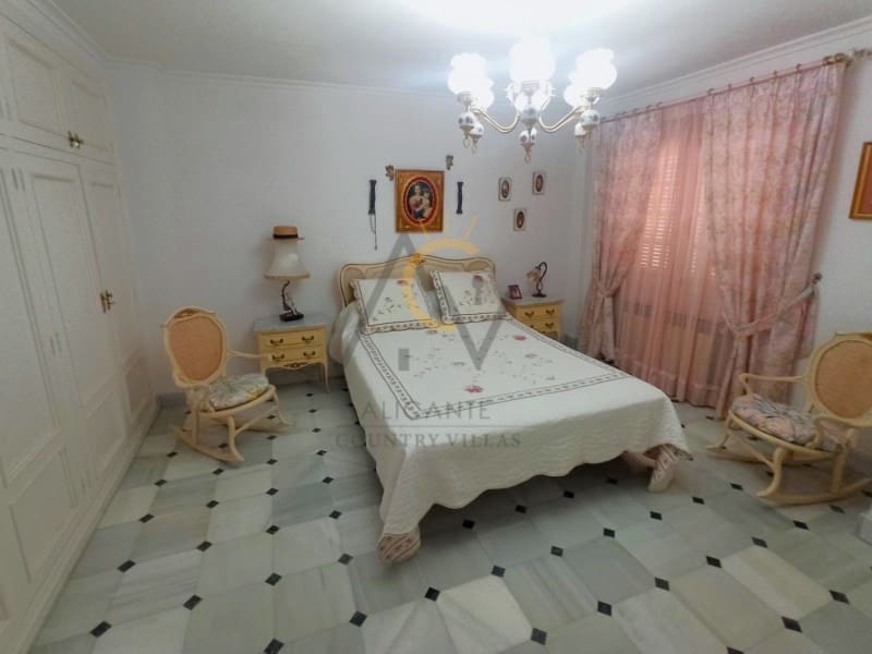 5 bedroom Villa for sale in Monovar / Monover with pool garage - € 950,000 (Ref: 8155236)