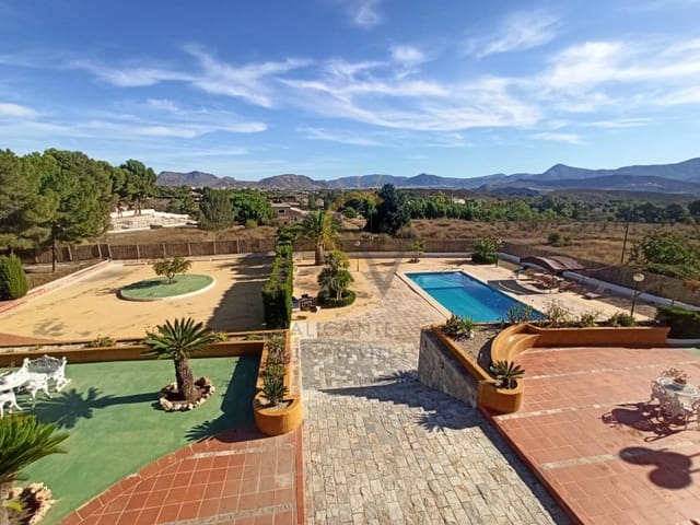 5 bedroom Villa for sale in Monóvar / Monóver with pool garage - € 950,000 (Ref: 8155236)