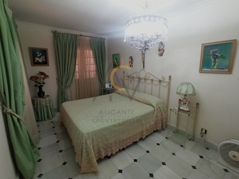 5 bedroom Villa for sale in Monovar / Monover with pool garage - € 950,000 (Ref: 8155236)