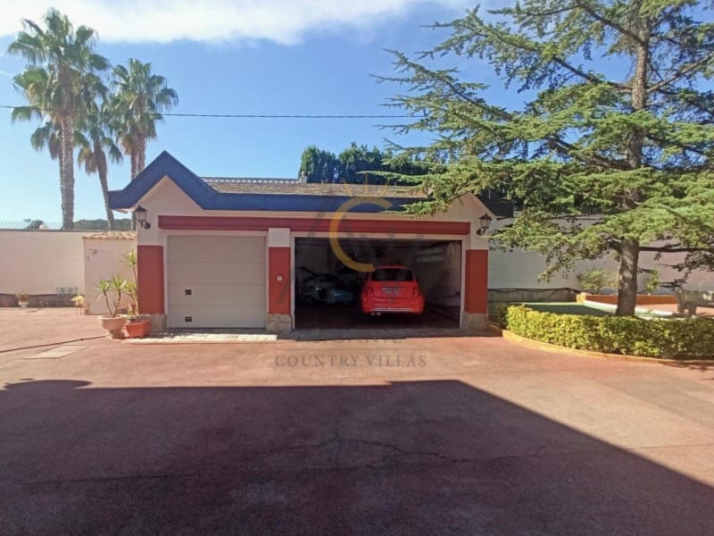 5 bedroom Villa for sale in Monovar / Monover with pool garage - € 950,000 (Ref: 8155236)