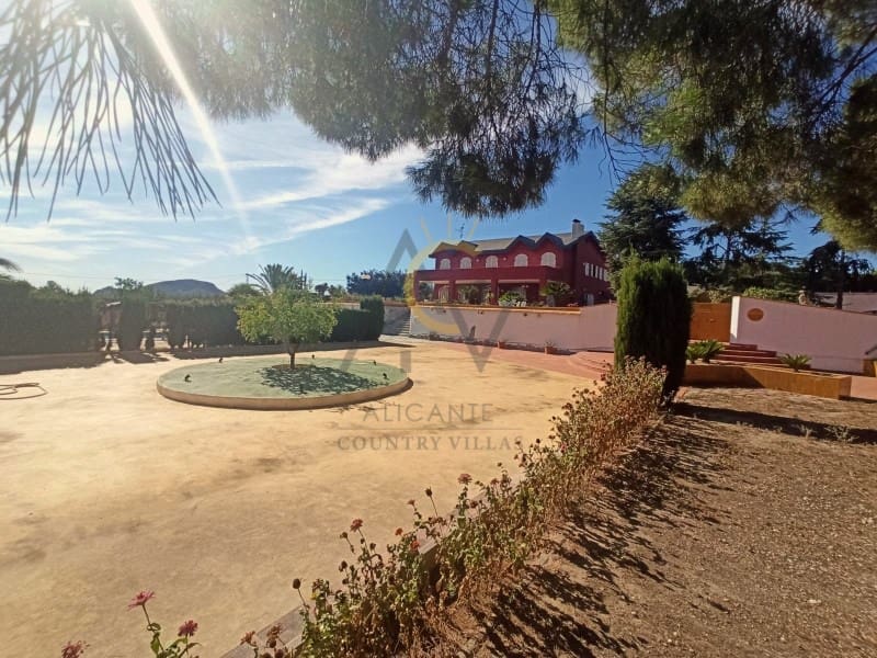 5 bedroom Villa for sale in Monovar / Monover with pool garage - € 950,000 (Ref: 8155236)