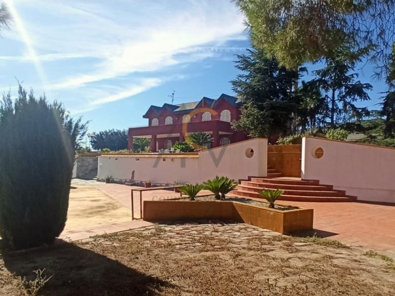 5 bedroom Villa for sale in Monovar / Monover with pool garage - € 950,000 (Ref: 8155236)