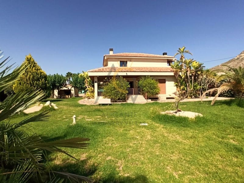 4 chambre Villa/Maison à vendre à Novelda avec piscine garage - 549 900 € (Ref: 8285026)