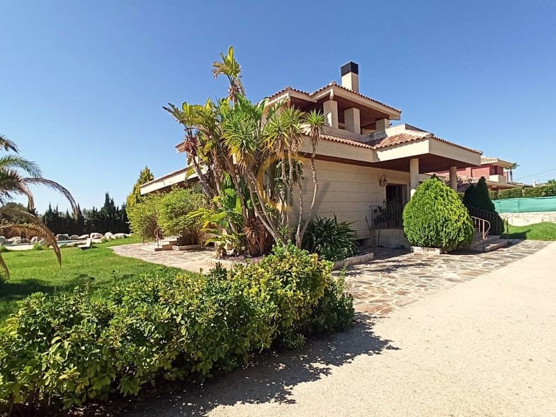 4 chambre Villa/Maison à vendre à Novelda avec piscine garage - 549 900 € (Ref: 8285026)