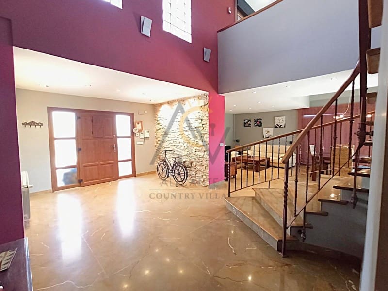 4 chambre Villa/Maison à vendre à Novelda avec piscine garage - 549 900 € (Ref: 8285026)