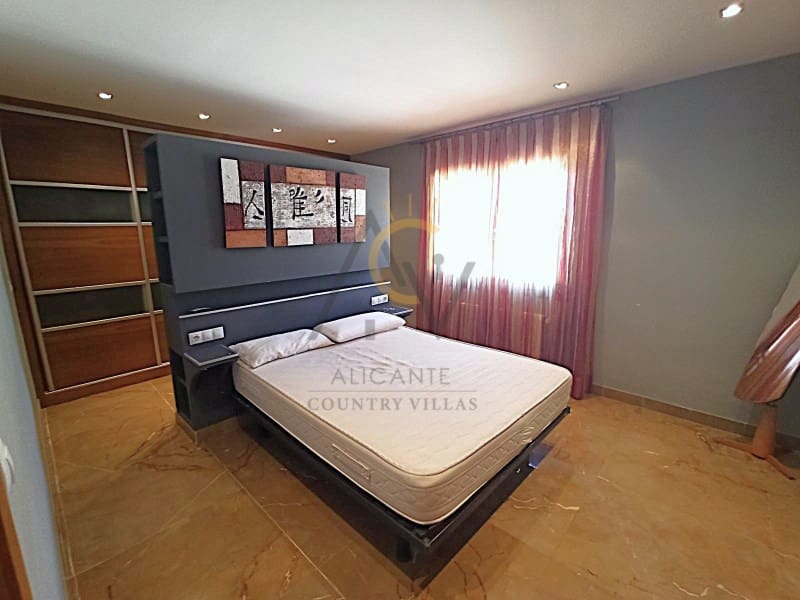 4 chambre Villa/Maison à vendre à Novelda avec piscine garage - 549 900 € (Ref: 8285026)
