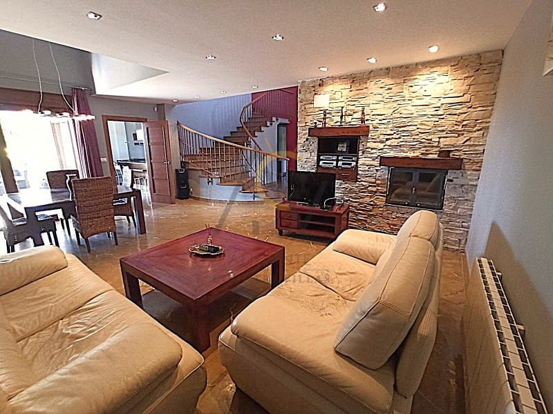 4 chambre Villa/Maison à vendre à Novelda avec piscine garage - 549 900 € (Ref: 8285026)