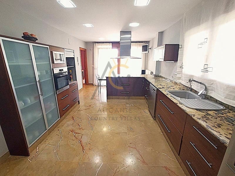 4 chambre Villa/Maison à vendre à Novelda avec piscine garage - 549 900 € (Ref: 8285026)