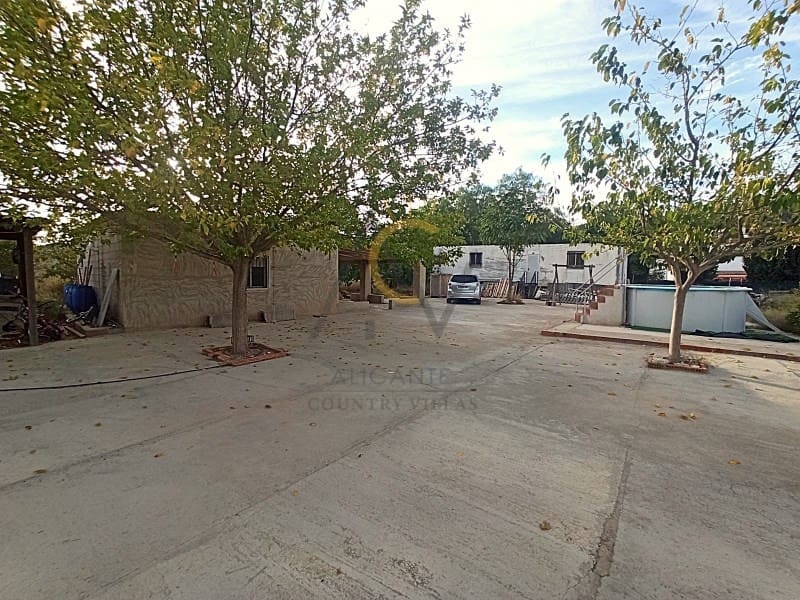 1 slaapkamer Finca/Landhuis te koop in La Romana met zwembad - € 129.500 (Ref: 8595575)