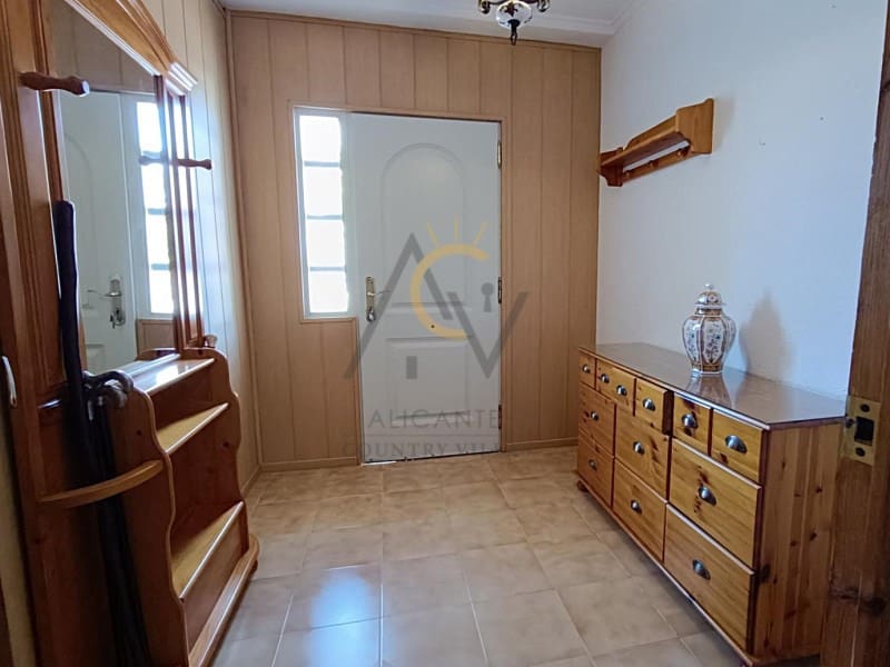 5 soveværelse Villa til salg i Novelda med swimmingpool - € 319.950 (Ref: 8741816)