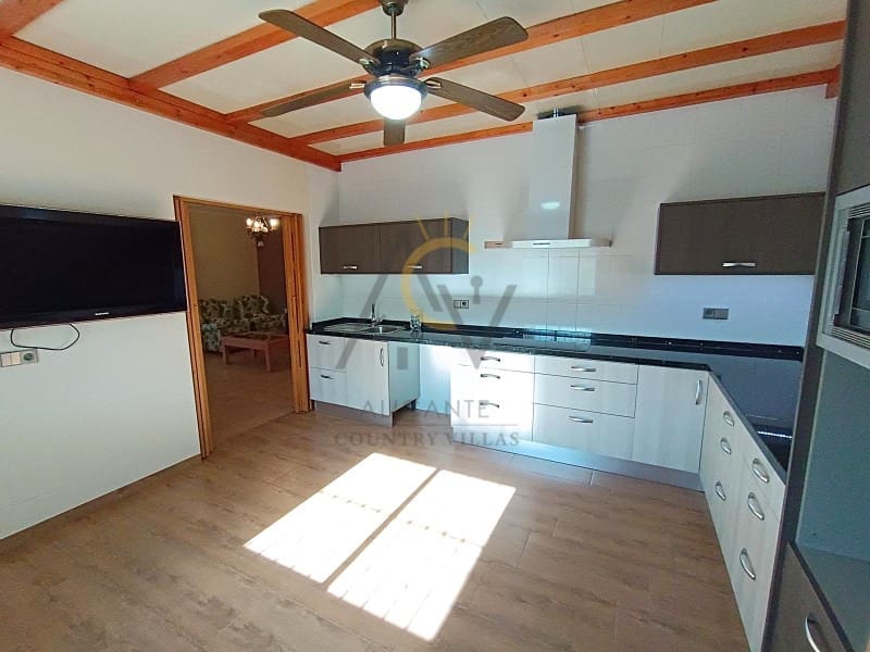 5 soveværelse Villa til salg i Novelda med swimmingpool - € 319.950 (Ref: 8741816)