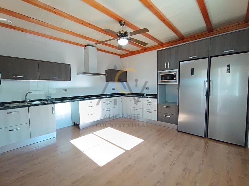 5 soveværelse Villa til salg i Novelda med swimmingpool - € 319.950 (Ref: 8741816)