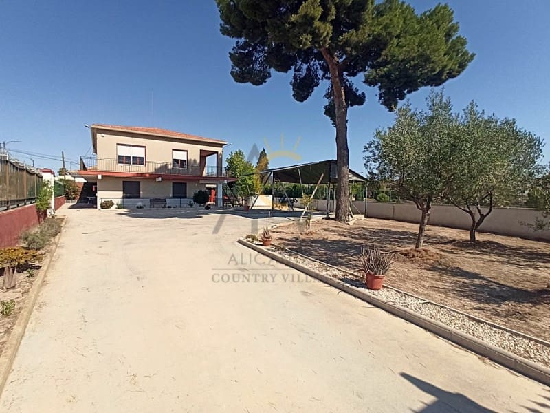 7 bedroom Villa for sale in Monovar / Monover with garage - € 260,000 (Ref: 8770865)