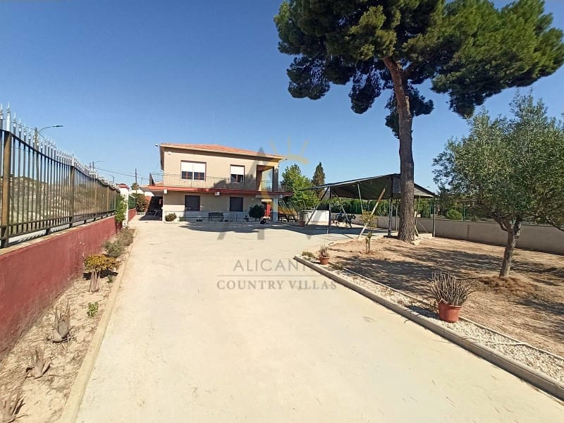 7 bedroom Villa for sale in Monovar / Monover with garage - € 260,000 (Ref: 8770865)