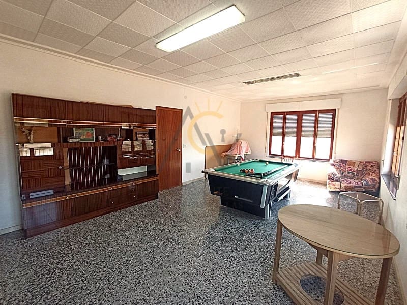 7 bedroom Villa for sale in Monovar / Monover with garage - € 260,000 (Ref: 8770865)