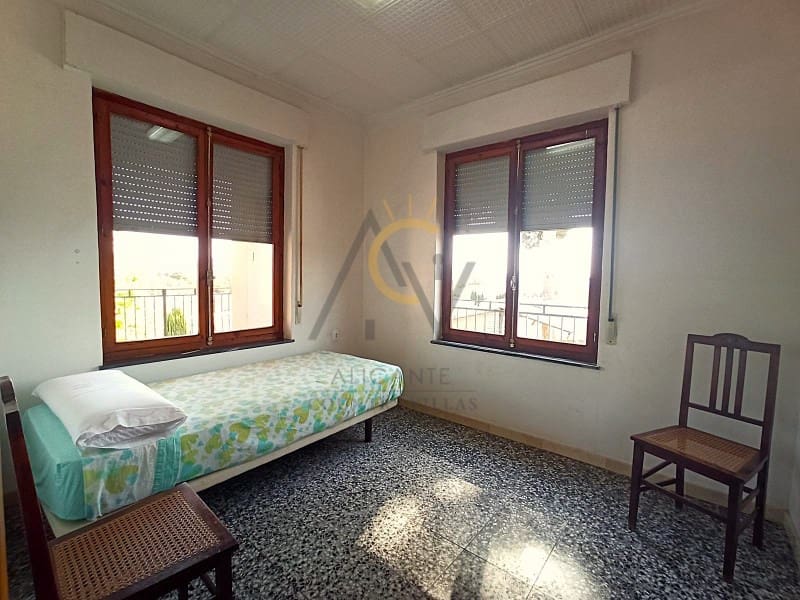 7 bedroom Villa for sale in Monovar / Monover with garage - € 260,000 (Ref: 8770865)