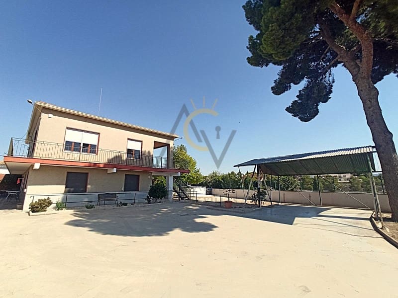 7 bedroom Villa for sale in Monovar / Monover with garage - € 260,000 (Ref: 8770865)