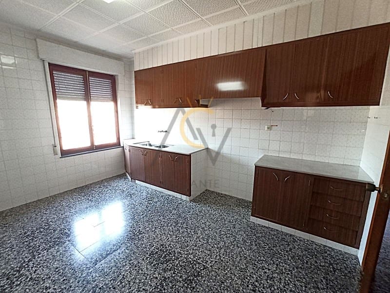 7 bedroom Villa for sale in Monovar / Monover with garage - € 260,000 (Ref: 8770865)