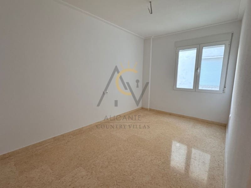 3 soveværelse Penthouse til salg i La Romana med garage - € 139.995 (Ref: 8818126)