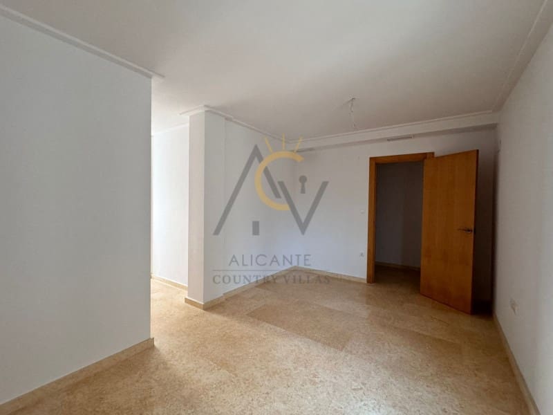 3 soveværelse Penthouse til salg i La Romana med garage - € 139.995 (Ref: 8818126)