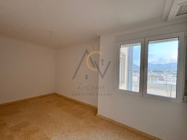 3 soveværelse Penthouse til salg i La Romana med garage - € 139.995 (Ref: 8818126)