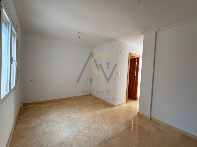 3 soveværelse Penthouse til salg i La Romana med garage - € 139.995 (Ref: 8818126)