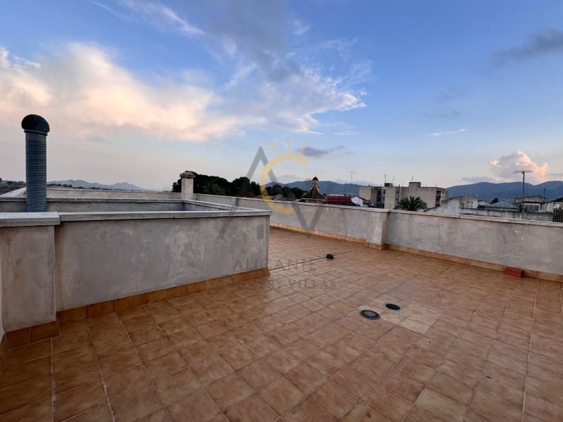 3 soveværelse Penthouse til salg i La Romana med garage - € 139.995 (Ref: 8818126)