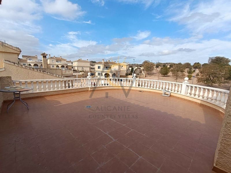 3 soverom Villa til salgs i Monforte del Cid med svømmebasseng - € 339 990 (Ref: 8834620)