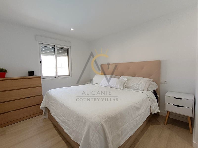 3 soverom Villa til salgs i Monforte del Cid med svømmebasseng - € 339 990 (Ref: 8834620)